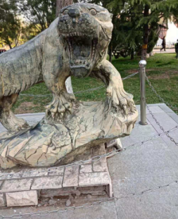 成華不銹鋼鏈條在公園雕塑保護中的應用